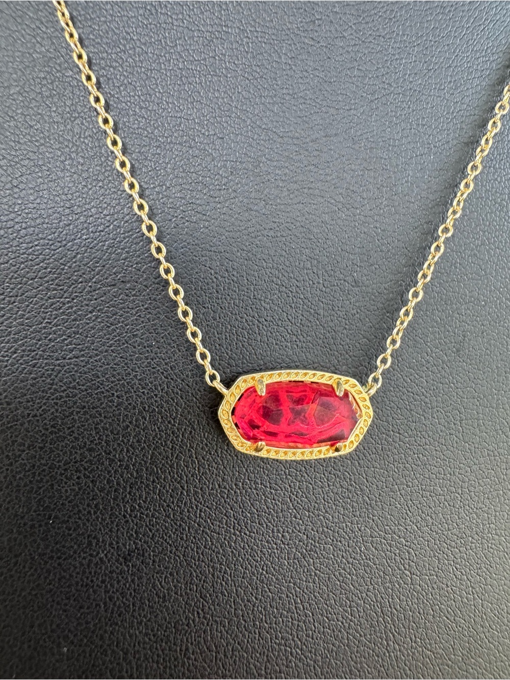 Kendra Scott Elisa Necklace in Gold & Berry Glass